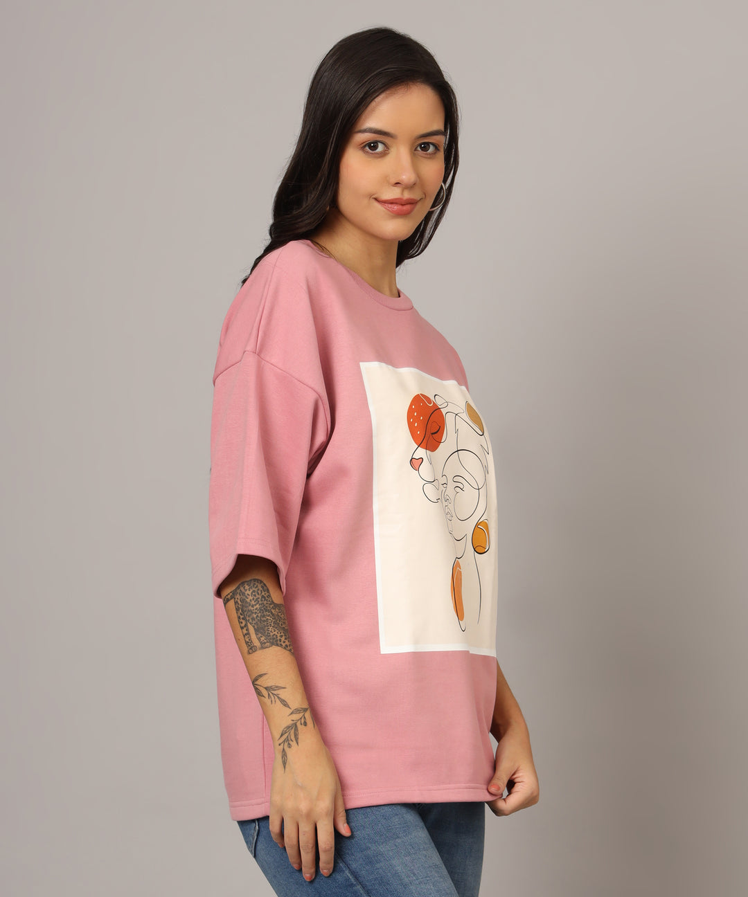 Women’s Hot Pink Oversized T-Shirt with Lioness Line Art