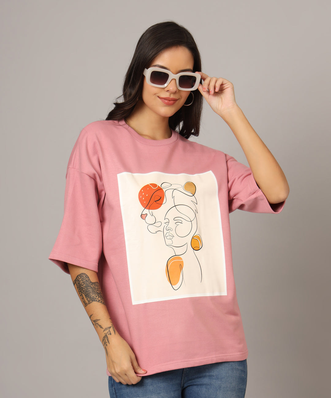 Women’s Hot Pink Oversized T-Shirt with Lioness Line Art